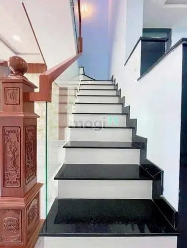 Bán Gấp Nhà Đẹp Mt Phú Thuận, Q7 43M2 Giá 1.3T Tl Sổ Sẵn Hẻm Xe Hơi 4M