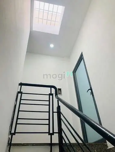 Phan Xích Long , 3Pn, Giếng Trời, Ban Công Thoáng Mát – 39M² – 2.12 Tỷ