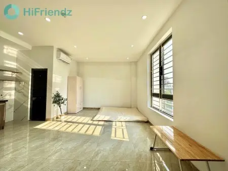 Phòng Cửa Sổ Trời 40M2 Giá Rẻ Ngay Nguyễn Văn Lượng