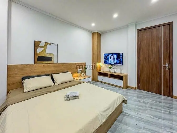 Căn Hộ Dịch Vụ - Studio Ban Công Cửa Sổ - Ngay Lotte Nguyễn Văn Lượng