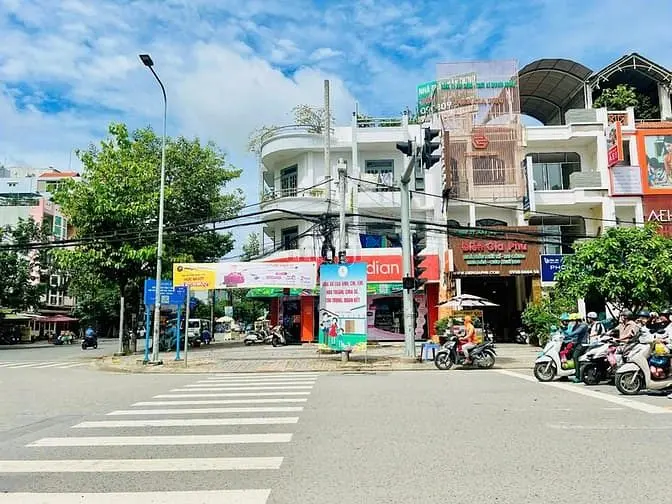 Cho Thuê Góc 2Mt Cao Lỗ - Đối Diện Parc Mall - Dt 9X20M, 3 Tầng