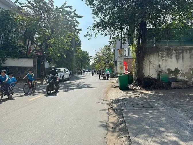 Cho Thuê Mặt Bằng Cạnh Quốc Hương, Thảo Điền (4,2X28M). Giá 31Tr/Th