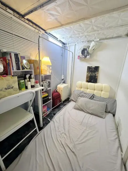 Sleepbox Đứng Cửa Khóa Riêng Tư Nam Nữ Tại Bình Thạnh