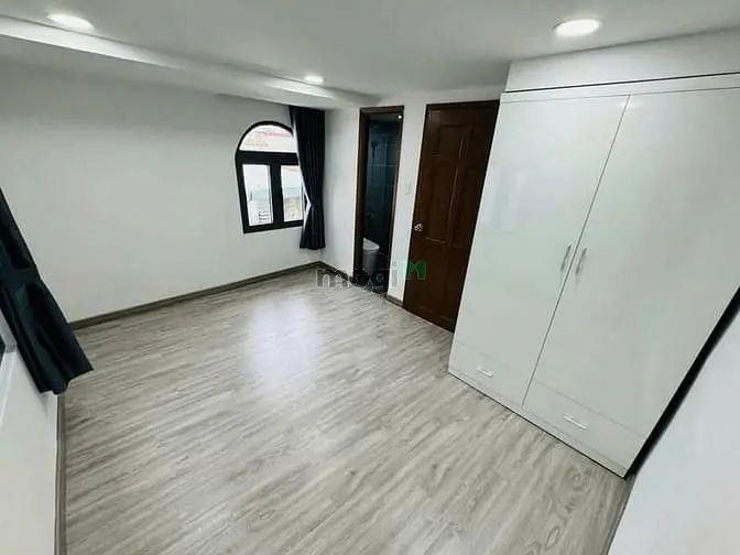 Gần Mặt Tiền Nhà Trần Quang Khải,Q1-Dt:15M2-3 Tầng 2Pn 3Wc Giá: 1,990