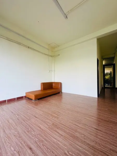 Cho Thuê Phòng Lớn Mặt Tiền Bàu Cát Tân Bình (4Mx15)1Pn,1Phòng Khách,Ban Công,Wc- Sẵn Điều Hoà - Nhà