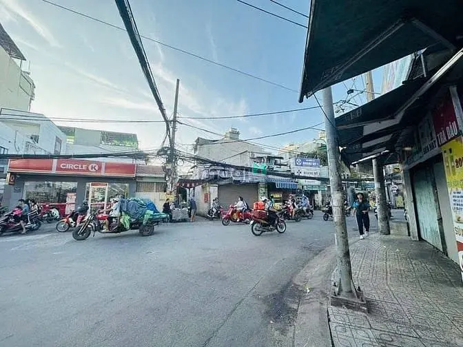 Cho Thuê Mặt Bằng Ngay Đh Công Nghiệp - Mt 10M, Trệt Trống Suốt