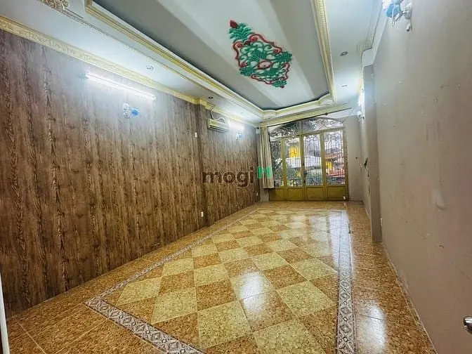 Cho Thuê Lầu 1, Trống Suốt 40M2, 4 Triệu Trần Văn Kiểu, P10, Q6,