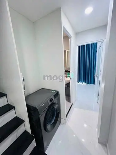 1Tret 2Lau 4Pn Chỉ 1 Tỏi 3 Vào Ở Liền. Full Nội Khách. Sát Bên Bigc Q7