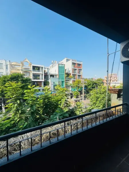 Cho Thuê Phòng Lớn Mặt Tiền Bàu Cát Tân Bình (4Mx15)1Pn,1Phòng Khách,Ban Công,Wc- Sẵn Điều Hoà - Nhà