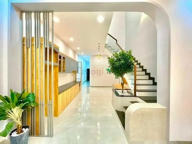 Nhà Đường Trường Sa Q3, 1 Trệt 2 Lầu 3Pn 3Wc, Đường Xe Hơi 10M, Diện T