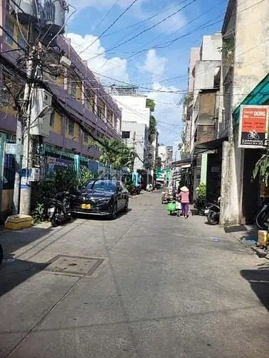 Nhà Hẻm Xe Tải 6M - Lạc Long Quân - Ngay Bảy Hiền - Giá Tốt