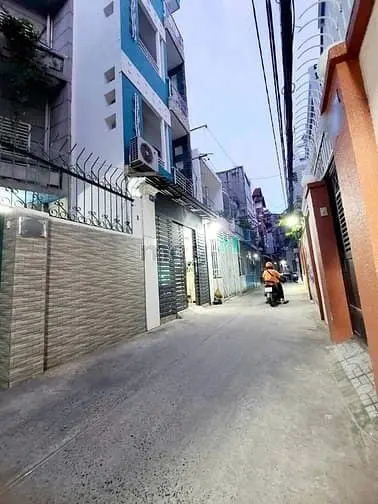 Nhà Hẻm Lê Văn Sỹ - Khu Kinh Doanh Sầm Uất - Quận 3 - 2 Tầng