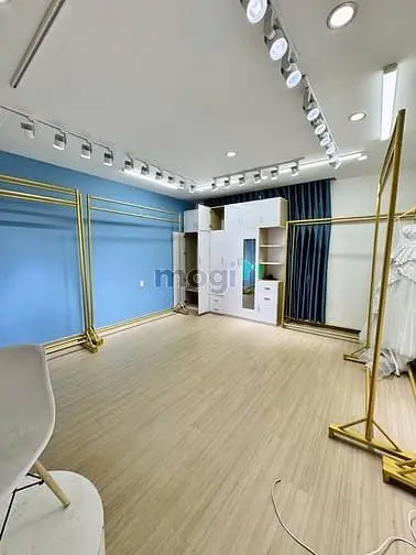 Mặt Tiền Kinh Doanh Trường Sa - Thông Huỳnh Văn Bánh - Lê Văn Sỹ (Pn)