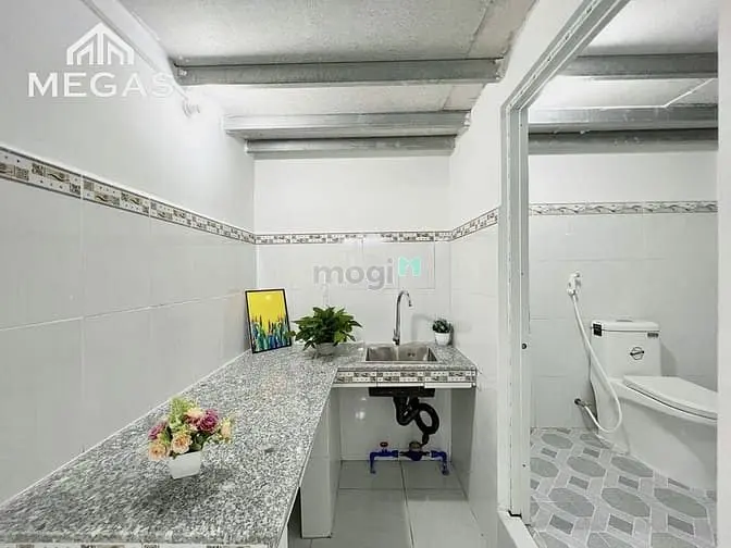 Phòng Mới Gác Cao 2M, Sàn Rộng Trên 35M2 Gần Ngã Tư Thủ Đức, Spkt,Utc2