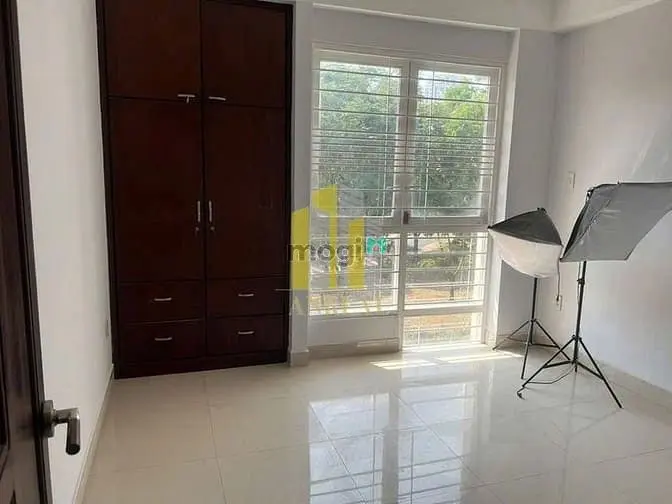 Nhà Phố 3 Lầu 5 Phòng Phường An Phú Giá 25 Triệu Để Ở Hoặc Văn Phòng