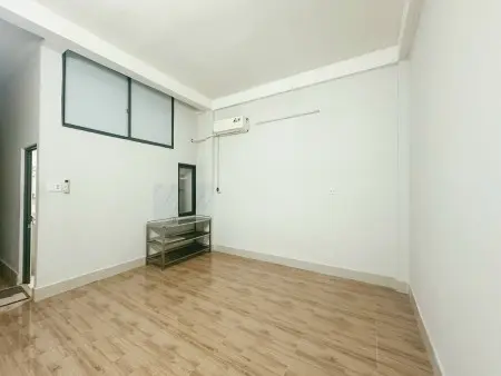 Phòng Trọ 25M2 Sẵn Máy Lạnh Tủ Lạnh Bếp Ngay Chợ Hoàng Hoa Thám Tân Bình