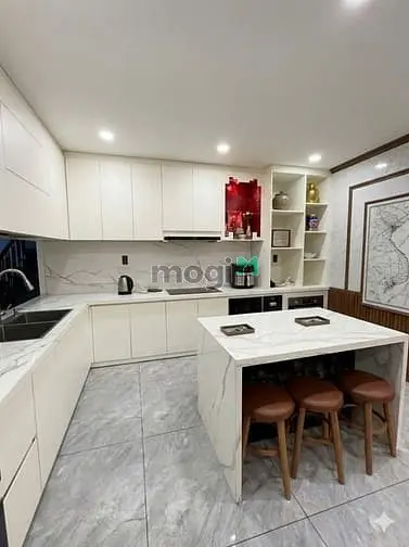 Bán Nhà Đẹp Rộng 128M2 - 5 Tầng Thang Máy - Khu Bàu Cát - Đồng Đen