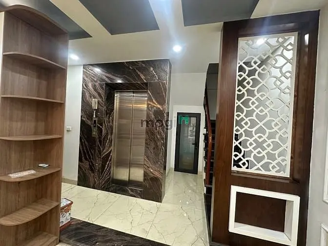 Bán Nhà Phân Lỗ Ngõ Ô Tô Đỗ Quang 60M2,6T Giá 36 Tỷ