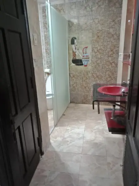 Phòng Máy Lạnh Mát Mẻ Rộng Rãi Ngay Lê Văn Sỹ