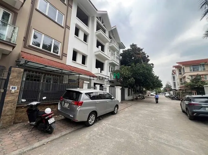 Bán Biệt Thự Nhà Vườn Kdt Mễ Trì Hạ ( Hàng Xóm Vinhome) Giá 45 Tỷ