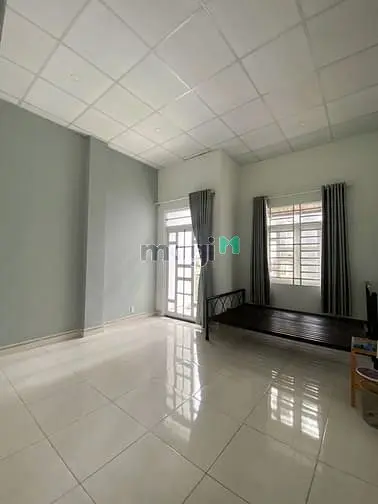 Bán Nhà 3 Tầng, 6M Long Trường Khu Phân Lô Đồng Bộ. Giá Tốt 5.X Tỷ