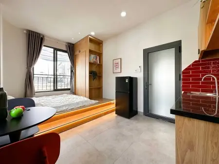 Cho Thuê Studio Ban Công Quận 10 – Full Nội Thất, Thang Máy, Dọn Vào Ở Ngay!