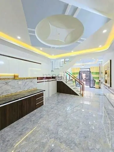 Nhà 1 Trệt 3 Lầu Ngay Trường Đh Tài Chính Marketting, Đường Võ Văn Hát