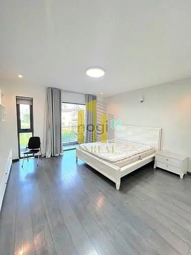 Villa Hầm 3 Lầu Hiện Đại - Thang Máy - 5 Phòng - Giá 80 Triệu