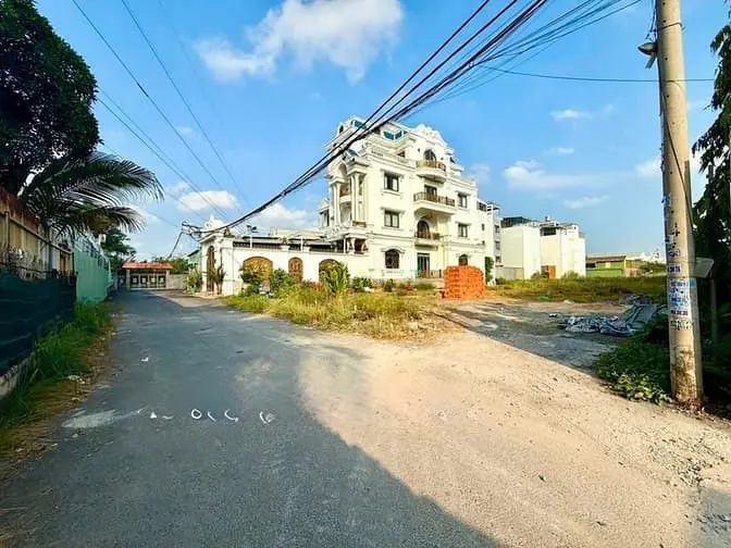 Đất Bên Trường Quới Xuân, Đường Tô Ngọc Vân, Dt:5X20M, Nở Hậu 5.14M