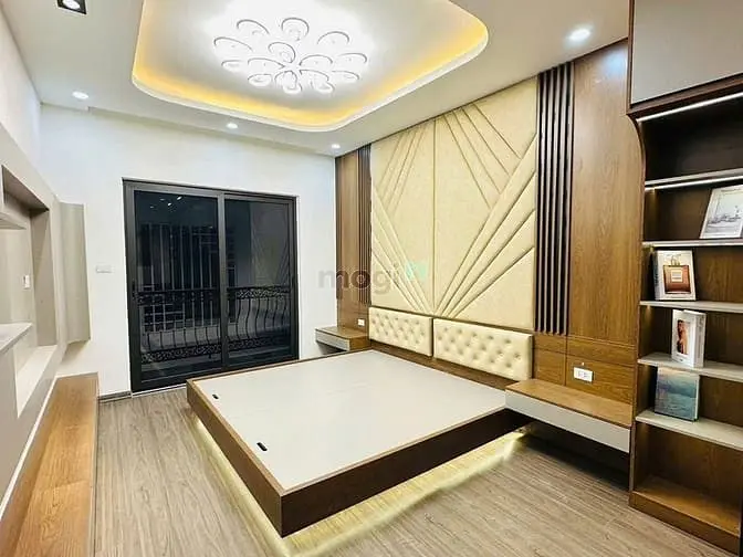 Bán Nhà Xuân Đỉnh 35M2 X 5T, Thang Máy, Cách Phố 30M, Mỗi Tầng 1 Phòng