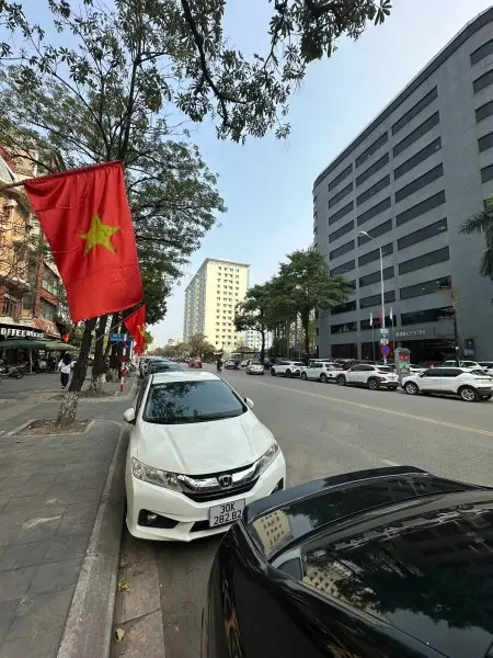 Cho Thuê Mbkd - Mặt Phố Duy Tân - 70M2X3T - Mt 6M - Doanh Thu Ngon. 50Tr/Th