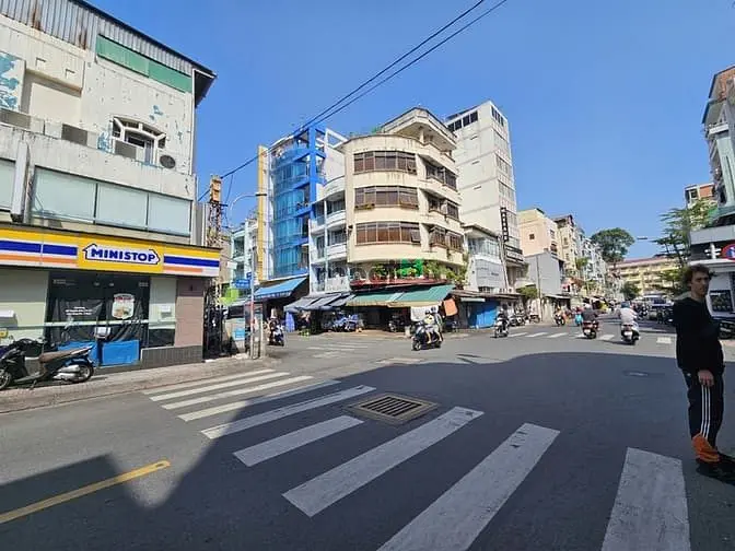 Nhà Góc 2Mt 3 Tầng Nguyễn Biểu - Khu Học Sinh/Sinh Viên Đông Đúc