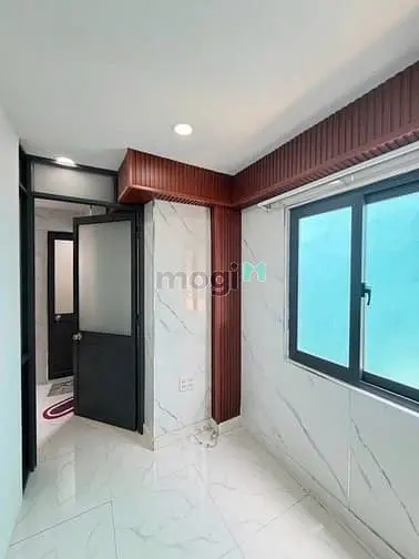 Ngay Ngã 4 Phú Nhuận- Chỉ 2Ty8 Sổ Hồng Riêng- Vào Ở Ngay