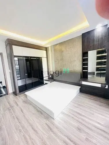 Nhà 5 Tầng Kinh Doanh Đỉnh - Mặt Ngõ Thông Rộng - 2 Ô Tô Tránh - Xvnt