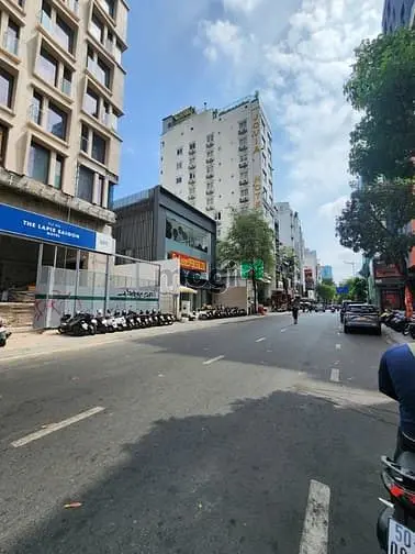 Cho Thuê Nhà Mặt Tiền Lý Tự Trọng, Q1 - Ngay Chợ Bến Thành - Dt 4X20M