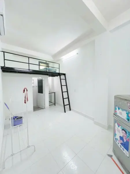 Phòng Máy Lạnh Có Gác Cửa Sổ Trời, Dưới Trệt Ngay Vòng Xoay Cây Gõ, Hồng Bàng, Q.11