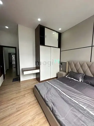 Cạnh Sân Bay- 2 Mặt Hẻm Thông Thoáng- Xe Hơi Vào Tận Nhà- Chỉ 9 Tỷ