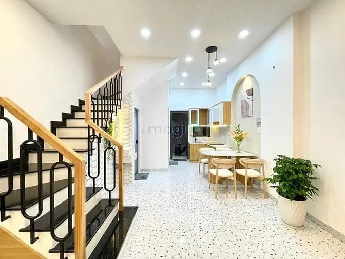 Ngay Ủy Ban P12 - Bùi Đình Túy - B.thạnh - 4.5X10M - 2 Tầng - Full Nt