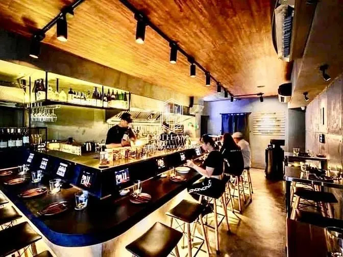 Giá Rẻ 7X - Cho Thuê Nhà Mặt Tiền 152 Nguyễn Công Trứ, Q1 - Trệt Lầu