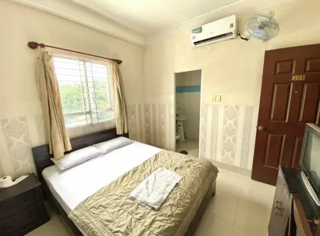 Phòng Tiện Nghi, Thang Máy, 2.4Tr - Ngay Công Viên Phần Mền Quang Trung -Q.12