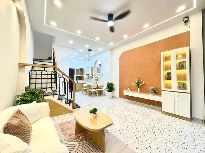 Ngay Ủy Ban P12 - Bùi Đình Túy - B.thạnh - 4.5X10M - 2 Tầng - Full Nt