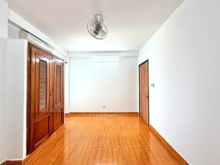 Phòng Cửa Sổ Trời Có Tủ Lạnh Gần Công Viên Gia Định