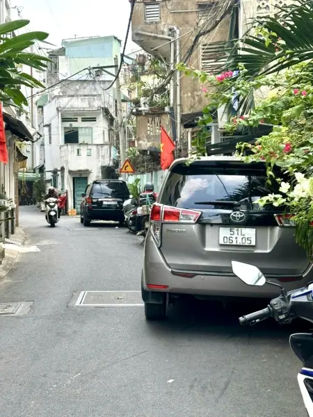 4M X 5M Đúc 3 Tầng, 3Pn 3Wc 2 Máy Lạnh Hẻ Xe Hơi Đường Đoàn Thị Điểm P2 Q. Phú Nhuận