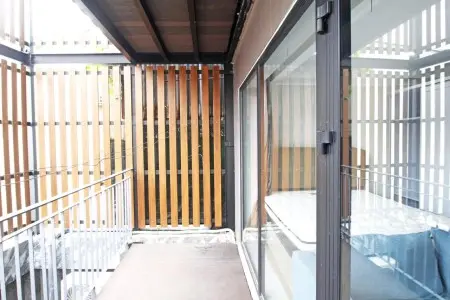 Căn Hộ Ban Công, Thang Máy, Đầy Đủ Nội Thất - Gần Ngã Tư Hàng Xanh Giáp Quận 1, Quận 2