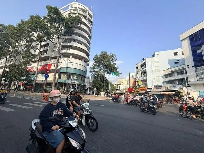 Siêu Phẩm Góc 2Mt Nguyễn Tri Phương - Trần Phú - Mt 10M, Vỉa Hè Rộng