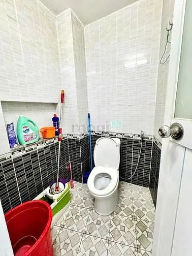 Hiếm Bán Siêu Phẩm Nhà 2 Tầng 80M2 (5,2M X 15M) - Ngay Chợ Nguyễn Xí