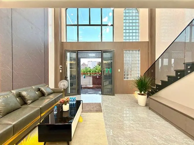 Nhà 1 Sẹc Thạnh Lộc 15, Dt:5,5X10M, Lửng, 3 Lầu, 5Pn, P.thờ, S.thượng