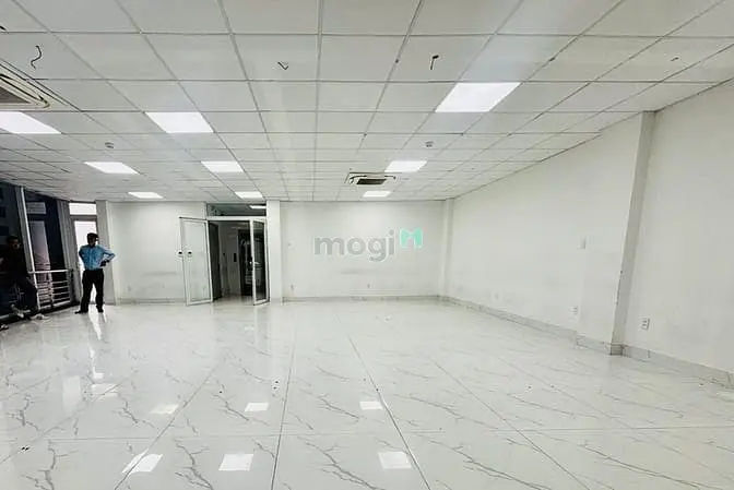 Cho Thuê Building Góc 2Mt Trần Quốc Toản, Q3 - Dt 10,5X16M, Ốp Kính