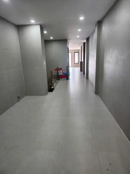 Cho Thuê Nhà Mặt Tiền Kinh Doanh Ngay Sát Chợ Lớn – Đường 10M Xe Tải Tận Cửa