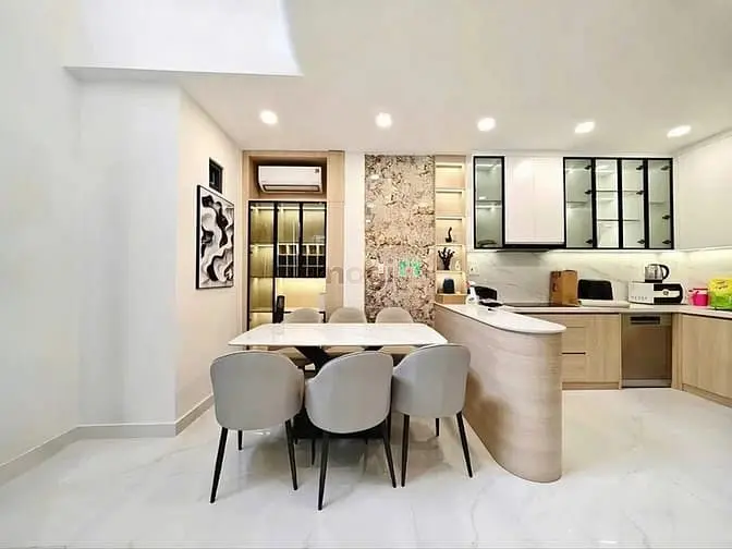 Bán Căn Nhà 5 Tầng Mới, Đẹp Ngay Khu Vip Phường Bàn Cờ, Hxh, Hơn 8 Tỷ